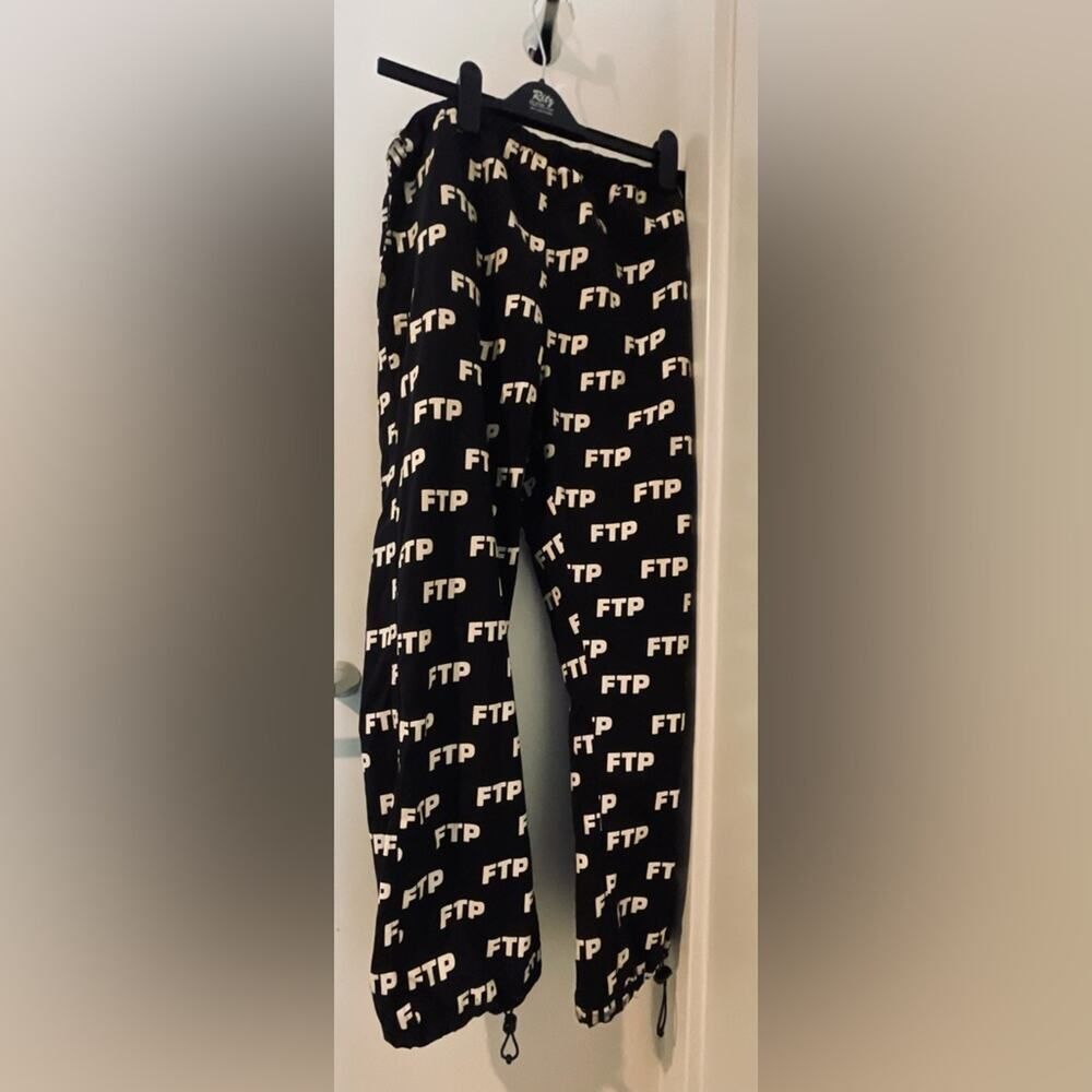 fTP sweatpants XL - black white - size 36 waist / 38 - Y2K Pajama Pants Joggers